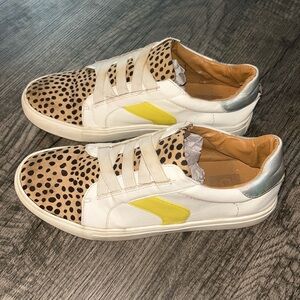DV by Dolce vita cheetah pattern sneakers